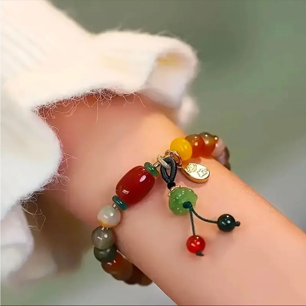 Chic Vintage-Inspired Colorful Glass Bead Bracelet with Lucky Charm Pendant‎